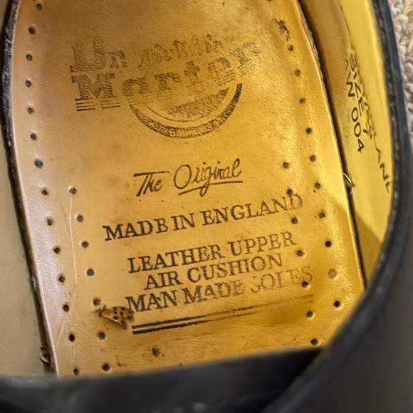 Vintage Dr. Martens Black Leather 1461 Black Leather greasy 3 eyelet Oxford shoe - Picture 4 of 10